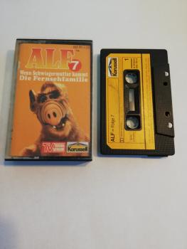Alf Folge 7 Wenn Schwiegermutter kommt/Die Fernsehfamilie Schwarz mit Gelben Aufkleber 835 761-4 Karussell(Seite 1 der MC mit Bleistift minimal beschrieben)
